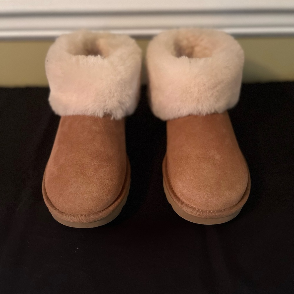 WORN ONCE -  UGG Classic Mini Fluff (Very Clean)